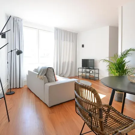 Free Parking - Aliados 107 Liberty Square Apartment Porto